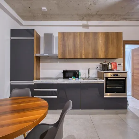 Апартаменты 4br Modern Retreat With Pool Access In Swieqi Сент Джулианс