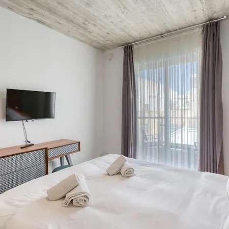 4br Modern Retreat With Pool Access In Swieqi Апартаменты