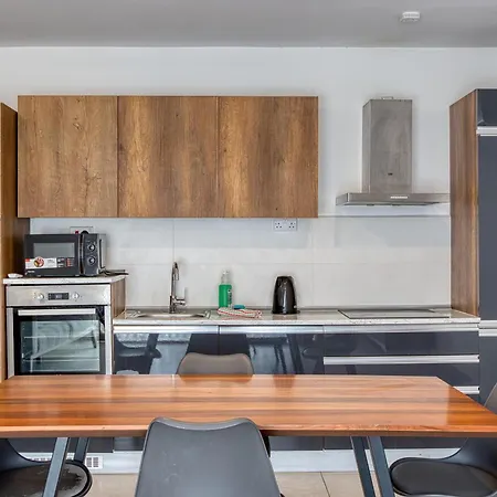 4br Modern Retreat With Pool Access In Swieqi Апартаменты Сент Джулианс