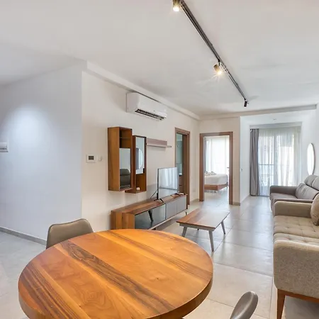 Апартаменты 4br Modern Retreat With Pool Access In Swieqi