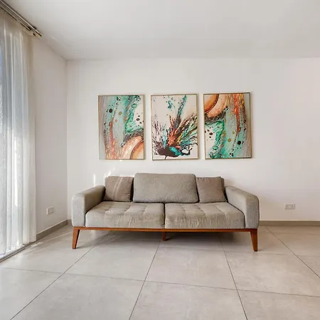4br Modern Retreat With Pool Access In Swieqi Апартаменты Сент Джулианс