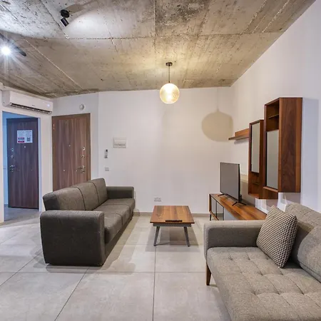 Апартаменты 4br Modern Retreat With Pool Access In Swieqi