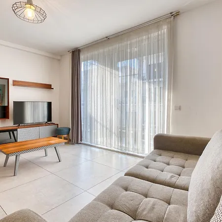 Апартаменты 4br Modern Retreat With Pool Access In Swieqi